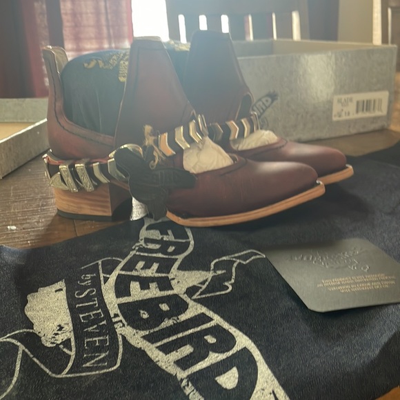 Freebird blade size 7, runs large (normal freebird sizing). BNIB! - Picture 5 of 8